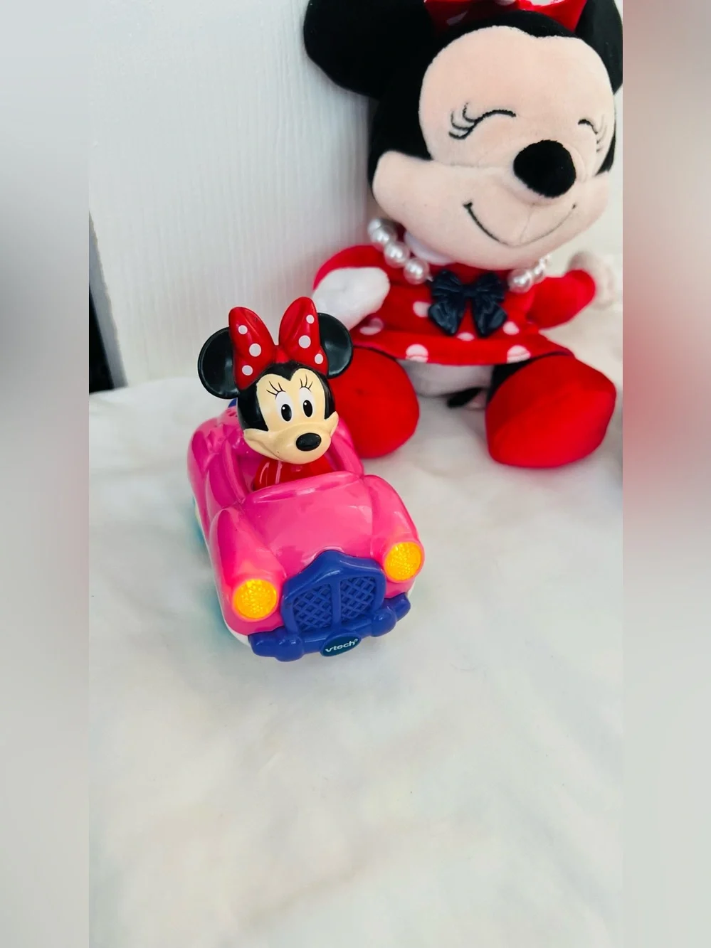 Disney Minnie Mouse Plush Duo with Pink and Red Polka-Dot Cars